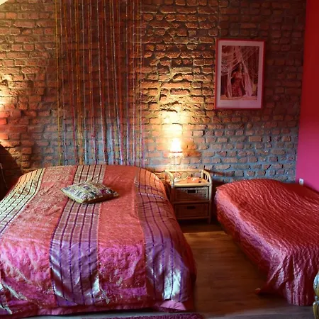 Les 4 Lunes 3* Lavaux-Sainte-Anne