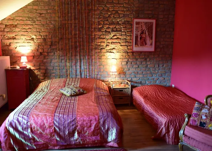 Les 4 Lunes 3* Lavaux-Sainte-Anne